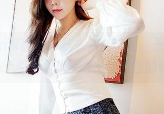 Feilin嗲囡囡 – 秘书范儿十足，王婉悠Queen的资源却带着一丝甜蜜的顽皮