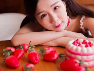 GIRLT果团网 – 这就是莫雅淇的最新图集，女神果然不负众望啊。