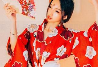 GIRLT果团网 – 看！定制图案的泳池，莫雅琪在其中游弋，难以忘怀的氛围！