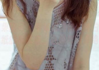 GIRLT果团网 – 看陈雅漫如何把白衬衫穿出壁纸的高级感，这操作可算绝了！