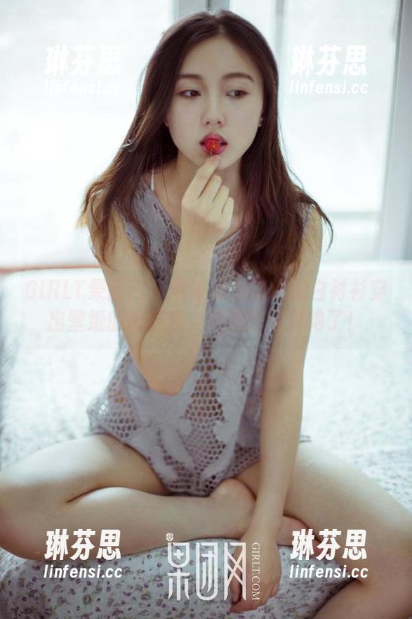 GIRLT果团网 - 看陈雅漫如何把白衬衫穿出壁纸的高级感，这操作可算绝了！