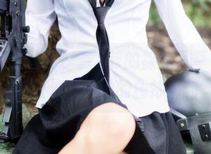 GIRLT果团网 – 龚玥菲的裸足写真，无声地诉说着属于她的独特福利。