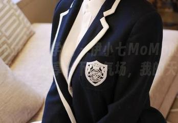 MFStar模范学院 – 伊小七MoMo的黑色写真：分享一下这气场，我的天