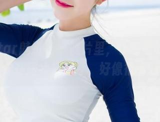 MiStar魅妍社 – 照片里，小热巴的姐姐仿佛在跟我打招呼，好像很有意见