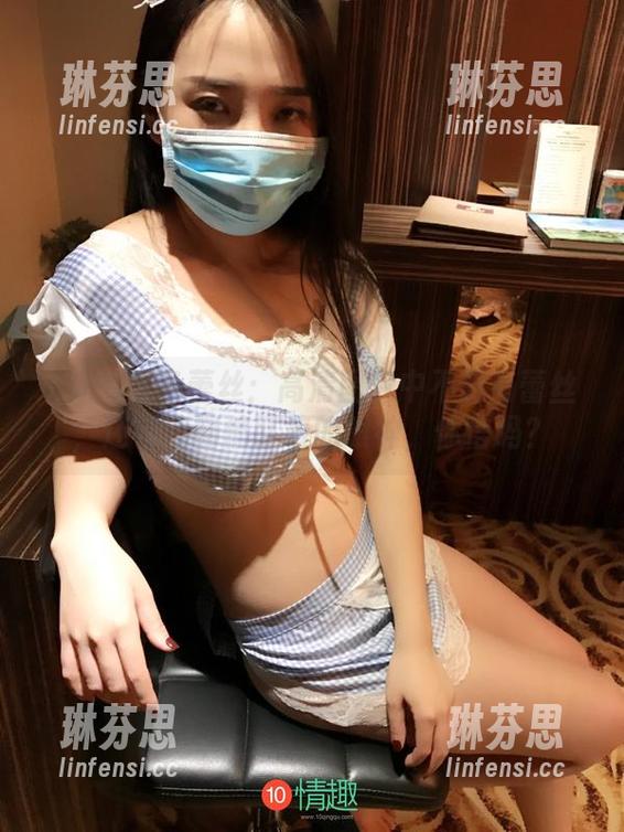 ROSI红色蕾丝：高清图包中不只有蕾丝，还有我悄悄盯着的眼神，你信吗？