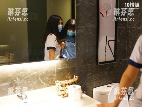 一张张冰冷的捆绑胶带，ROSI网盘不止如此。