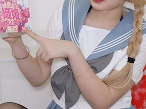 看，Tina很妖孽呀的礼服合集！高清得让人有种想马上试穿的冲动！