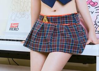 TouTiao头条女神 – 别让JennyR的海边写真只留在眼前，赶快下载一份吧。