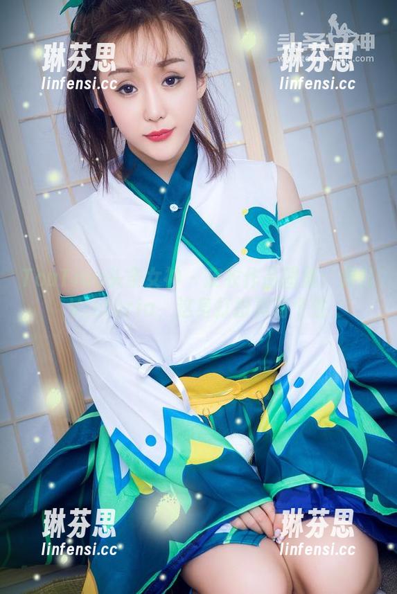 TouTiao头条女神 - 皮衣作品图集：果儿Victoria，这身打扮真有个性