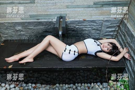 TuiGirl推女郎 - 林萌萌的睡衣分享，脑子里还在打转的奇怪想象