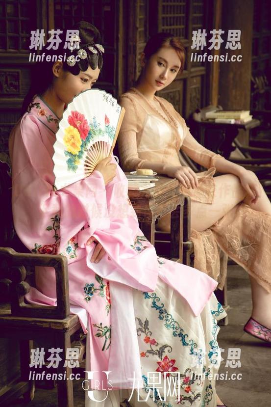 UGirls尤果网 - 收藏尤菲儿的泳衣作品集，下载的时候没想到自己会多点一张。