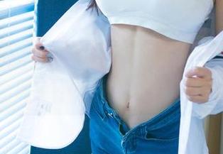 UGirls尤果网 – 游子熙的泳装图包——你确定不来畅游一波吗？
