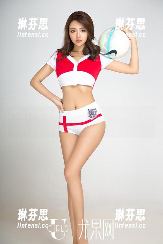 UGirls尤果网 - 全套图集里的田梓茵学姐，难道她不怕被发现吗？