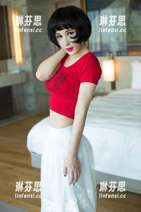 UGirls尤果网 - 陈幼伊带你云上网袜全集，竟然还挺有“腿表”情怀！