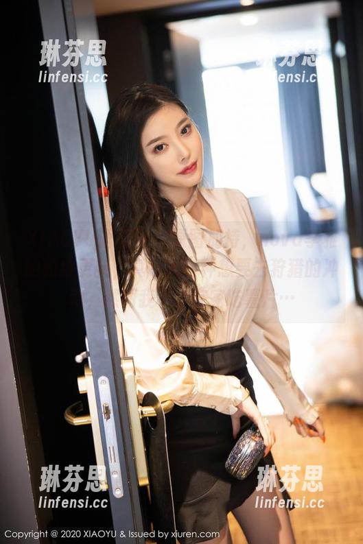 XIAOYU语画界 - 原图加持，nova李雅的豹纹更新，真让我有种想要去狩猎的冲动，然而我只会在家吃薯片…