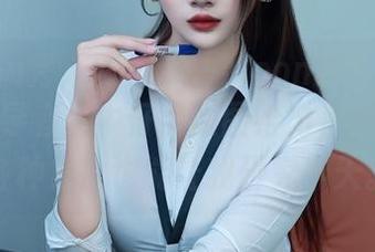 Xiuren秀人网 – 伊一Moon果然不愧是潮流引导者,牛仔裤原图给力,图包里的各种角度也能让我研究半天。