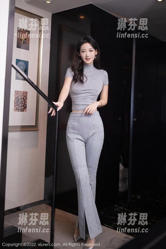 Xiuren秀人网 - 夏天的解构：是小逗逗眼里，图片就像个啤酒花，就该凉凉的！