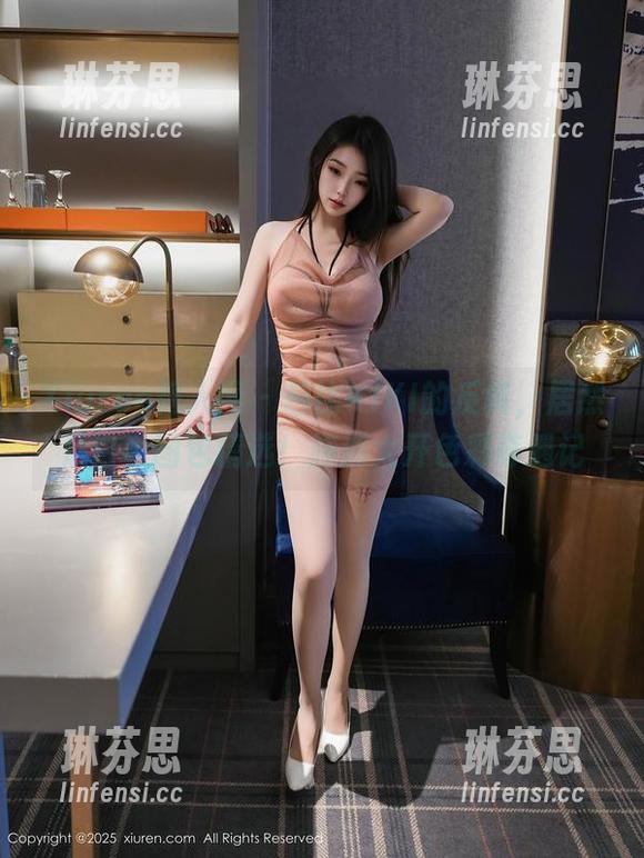 Xiuren秀人网 - 芭比KIKI的反转，居然是白色图包精选！脑洞大开色彩奇遇记