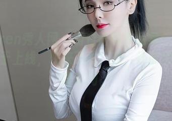 Xiuren秀人网 – 萌白酱的作品集：吊带款终于上线，快来下载！哦，还能用来消磨时间。
