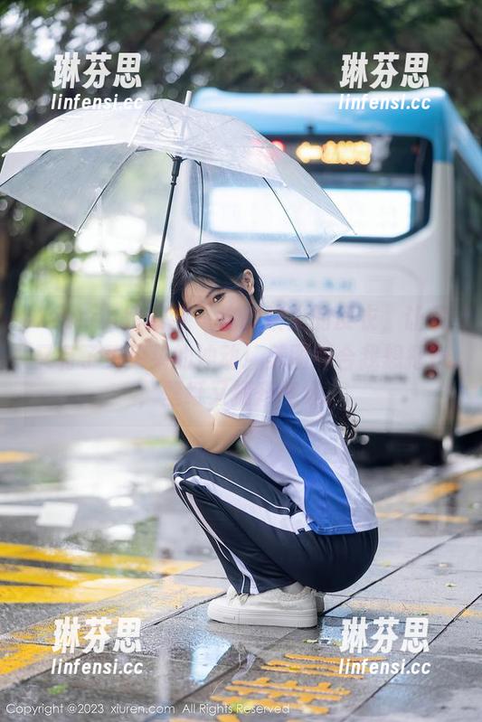 Xiuren秀人网 - 这陈柒柒的皮衣，让我又有了买买买的冲动！美图适合我想打扮，壁纸又提升气场。