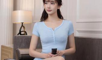 Xiuren秀人网 – 牛仔裤下的陈雅漫VICKY，文艺范儿也有美图一手掌握！