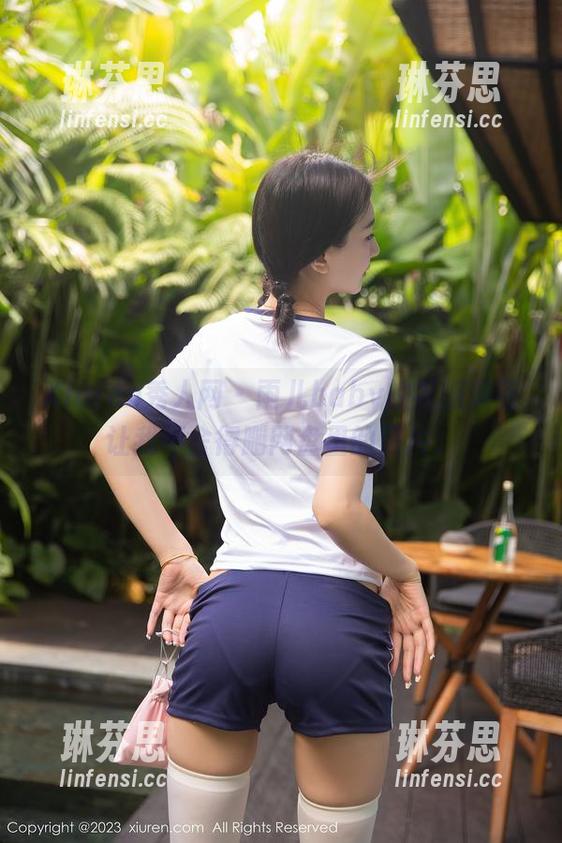 Xiuren秀人网 - 雨儿baby的礼服美到让我不舍得删网盘里的照片。