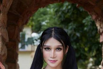 YouWu尤物馆 – 在天台上无圣光，孟狐狸FoxYini的写真让我好想加入这个光影游戏。