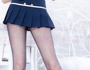 beautyleg – 高清图片，Iris的牛仔裤惹人注意，转眼瞥见就停不下来！
