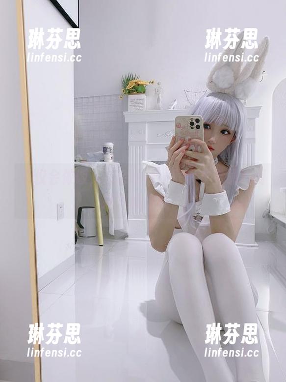 不仅会做饭，还会cos！乖乖衣宝最新厨娘风情上线。
