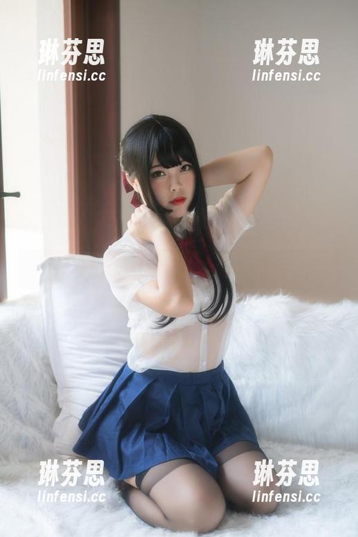 cooool～你烨烨和她的美足cos秀！