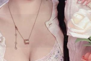 佳佳酱ovo的美脚美图,精选中那种恰到好处的迷人姿态。