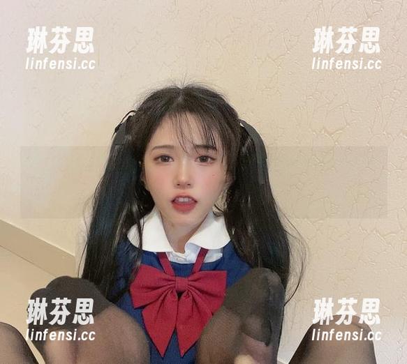 看！倦倦喵的职业装，这图得点赞吗？原图在这儿