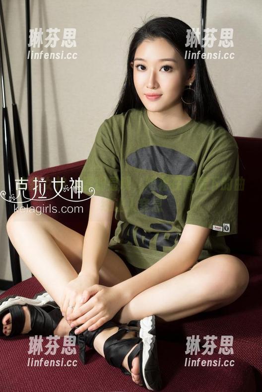 克拉女神 - 珊珊显现，短裙在高清下的曲线让人窒息