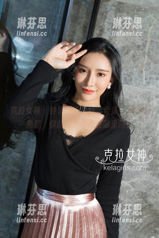 克拉女神 - 钟淇的“白丝”合集，不同的角度，你能猜到重点在哪里吗？