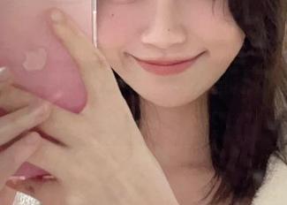 图片里的千反田鹿子,办公室还是她的舞台?