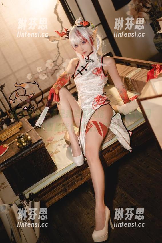 这连衣裙真不是我妈的风格，但卜呦的图包要是能代言就完美了！