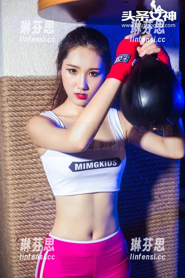 头条女神 - 这一套裸足资源，李由美让我真想给她做双鞋。