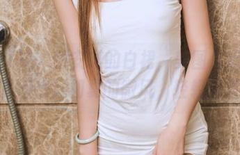 头条女神 – 童安琪的白裙，美图之后总能让我回想起初夏的微风，轻轻拂过。
