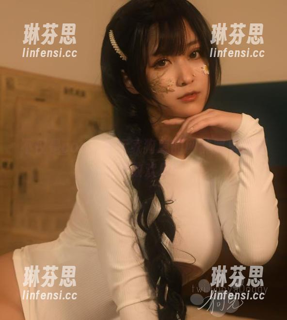 不仅是cos，奇行家狗崽的网袜照里蕴藏了无数欢乐！