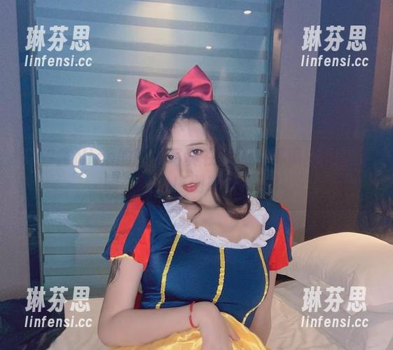 奈汐酱Nice的睡衣写真在家无所事事的最佳证明，哈哈！别怠慢更新！