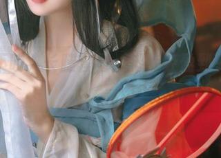 奶狮不咬人长腿套图,脚步轻盈到令人疑惑