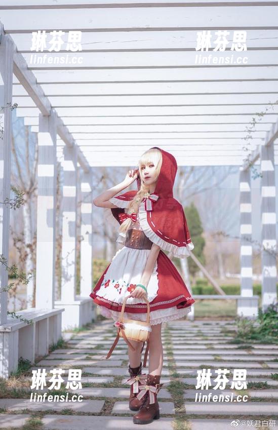 妖君白研的福利写真大分享，瞧瞧都藏了些什么小秘密？