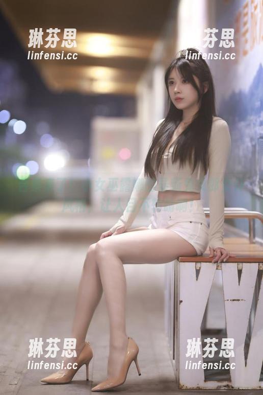 合集来了！小女巫露娜的最新兔女郎女仆风格，让人目不转睛啊！