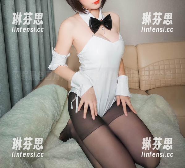 小酥酱 下载黑色图片,别忘了给小酥酱的表现打个高分哦!