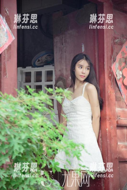 尤果网 - 从未见过的全套制服，孟思雨图包绝对值得翻
