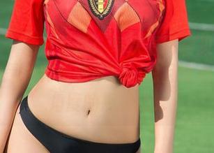 尤果网 – 精选写真：每次看到蒋贝贝的美脚，都是一种绝妙奇观，触目惊心，多个角度的观赏点…