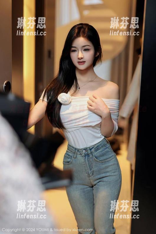 尤蜜荟 - “女友”写真，不只是小茶茶tea的秀，更像是对另一半的想象。