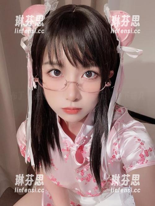 布丁大法的美腿黑丝大片，没事多下载几次！