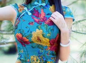 推女郎 – 制服只是外表，Yu佳妮的原图分享更是要让人慢慢品味。