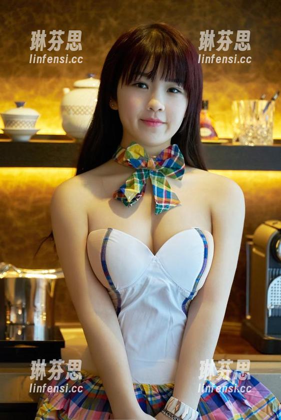 推女郎 - 吻熙的双马尾图片分享，不得不说，我一瞬间就想买条彩色发带！